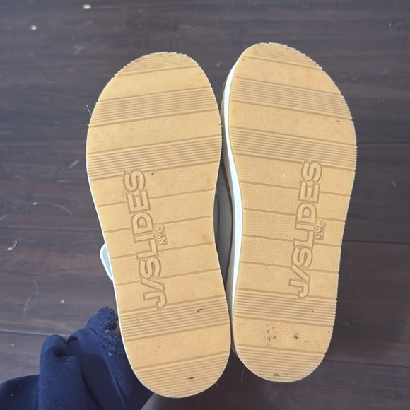 J/SLIDES - Picture 4 of 4